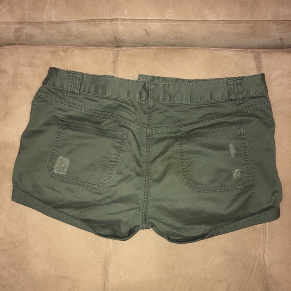 Mid Rise Shorts - Picture 2 of 3